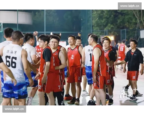 末节逆转定胜负篮球赛事比分胶着展现巅峰对决全场攻防节奏紧凑引爆看点